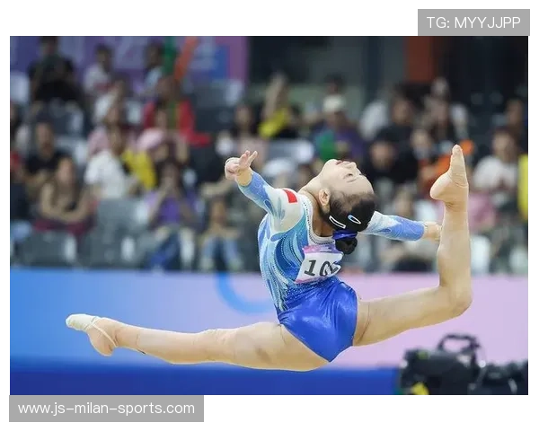 体操全能冠军技压群雄，评分满堂彩