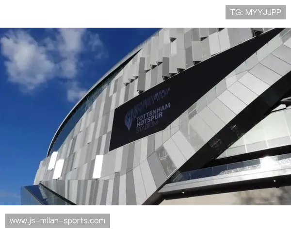 朗斯拟在战术板上加入更多中场压迫套路，重新定义球队的未来